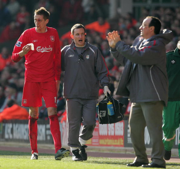 开拓者状态回升终止连败（开拓者回勇，连败止步）