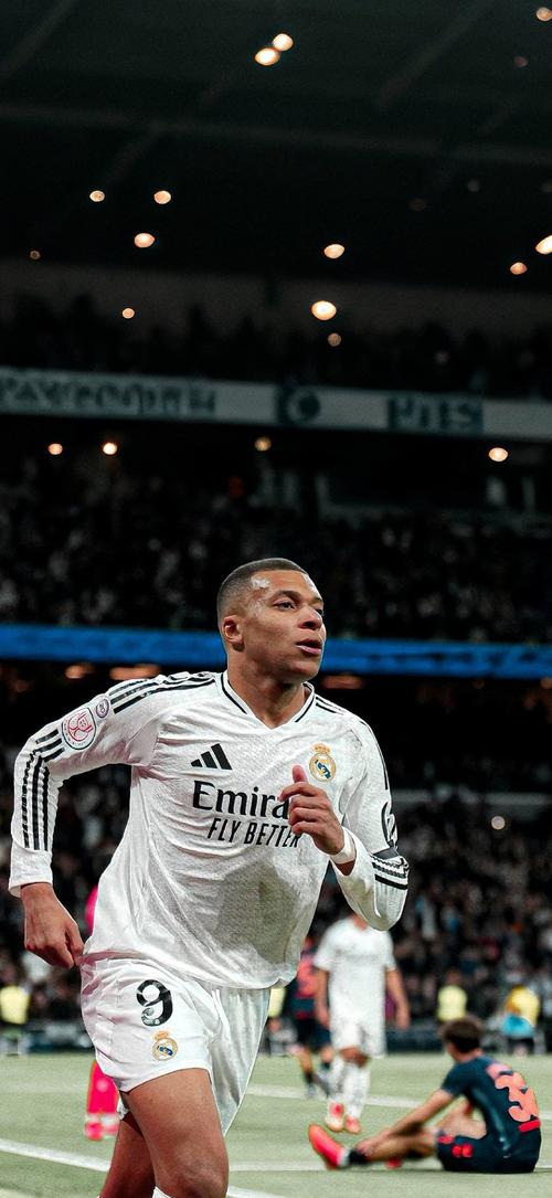 喀麦隆非洲杯大名单：姆伯莫领衔，巴索戈在列，奥纳纳无缘（喀麦隆非洲杯阵容出炉：姆伯莫领衔，巴索戈入选，奥纳纳落选）